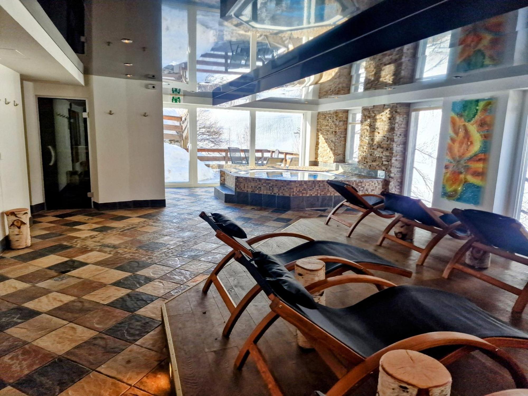 Amber Ski-In/Out Hotel & Spa サース フェー エクステリア 写真