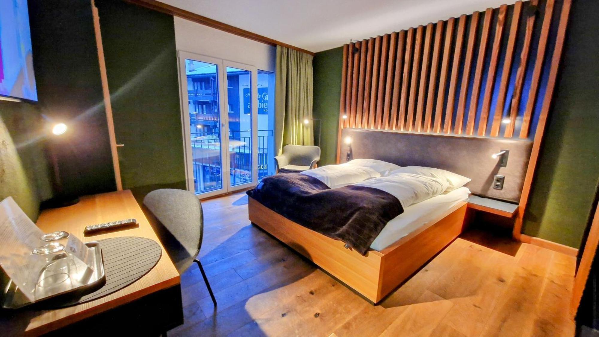 Amber Ski-In/Out Hotel & Spa サース フェー エクステリア 写真