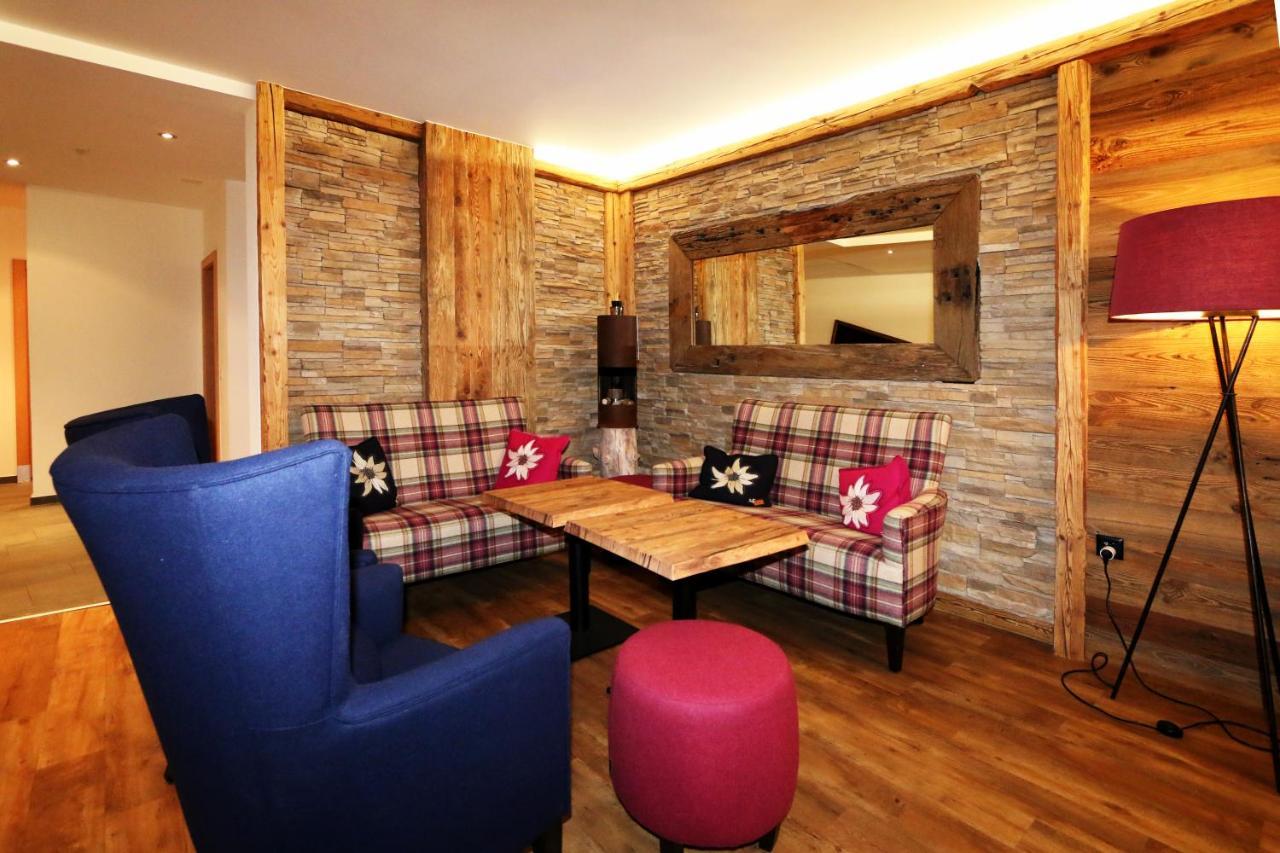 Amber Ski-In/Out Hotel & Spa サース フェー エクステリア 写真