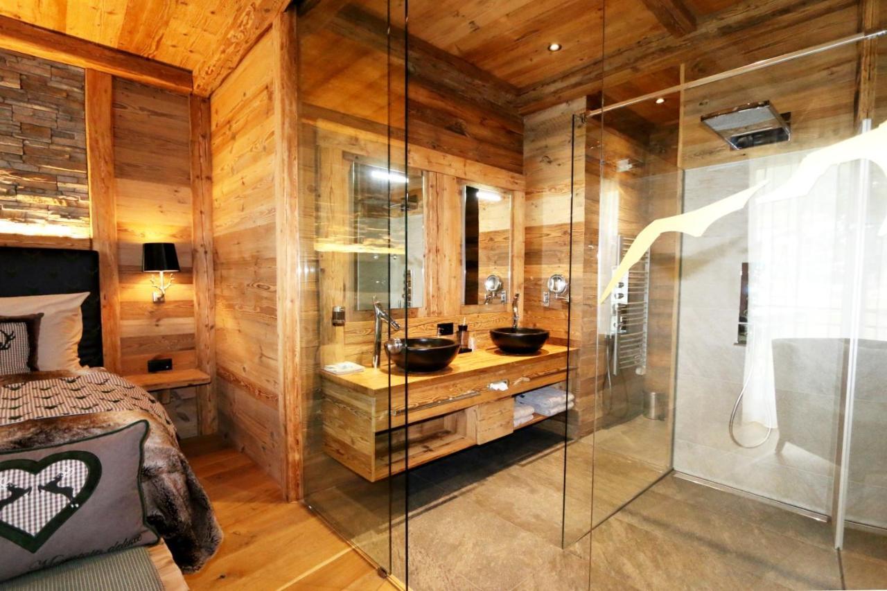 Amber Ski-In/Out Hotel & Spa サース フェー エクステリア 写真