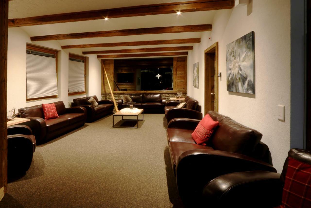 Amber Ski-In/Out Hotel & Spa サース フェー エクステリア 写真