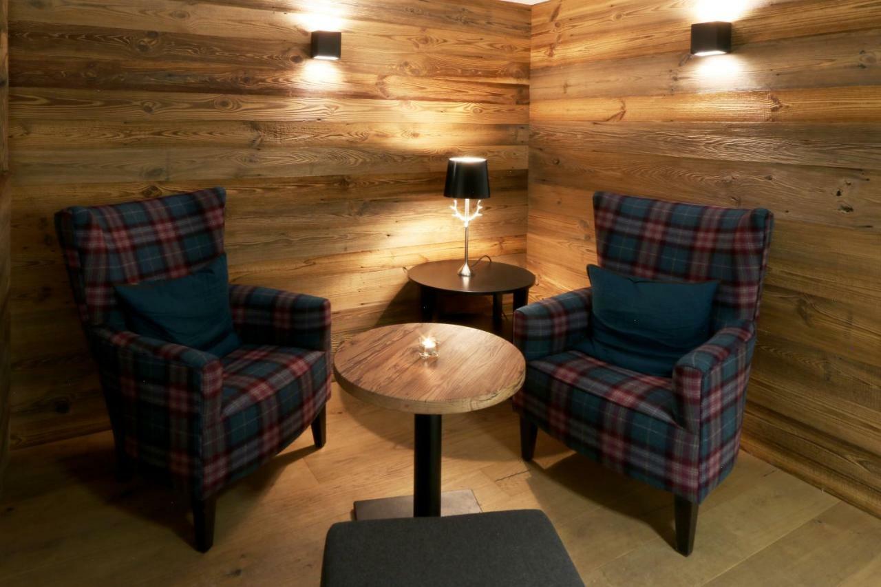 Amber Ski-In/Out Hotel & Spa サース フェー エクステリア 写真